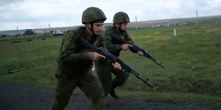 Foto: Recruți ruși trimiși să lupte în Ucraina